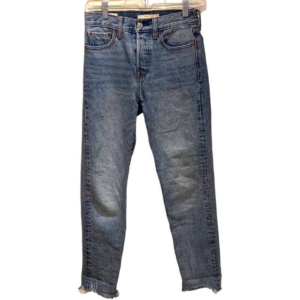 Levi’s Women's Wedgie Tapered Button Fly Jeans Size 24